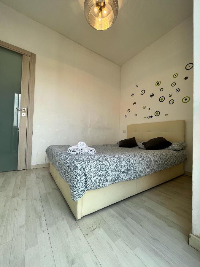 Milan Adrian Apartments Bagian luar foto